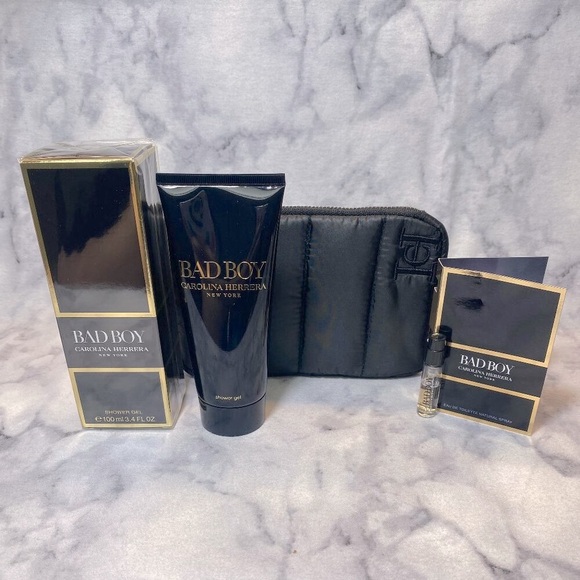 Carolina Herrera Bad Boy Gift Set - 3pc Pouch, Shower Gel, Sample - Picture 2 of 14